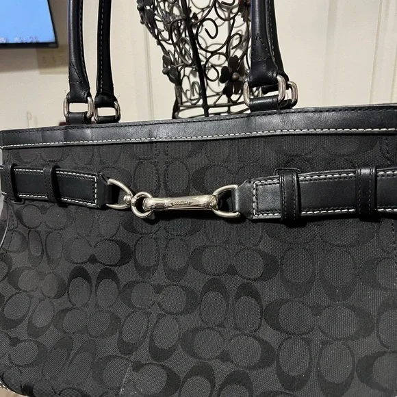 Coach - Picture 10 of 10